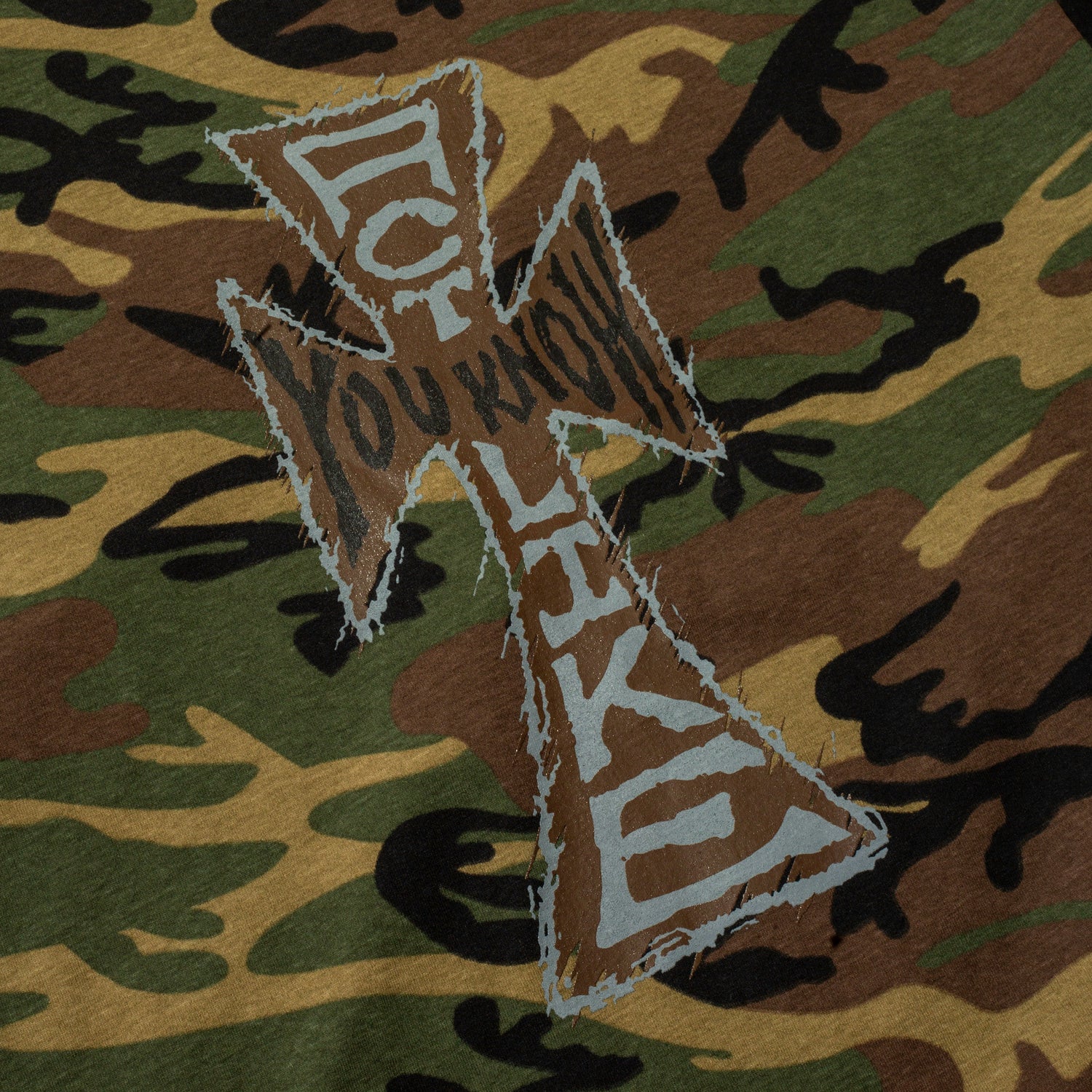 CROSS_CAMO_FRONT_DETAIL.jpg