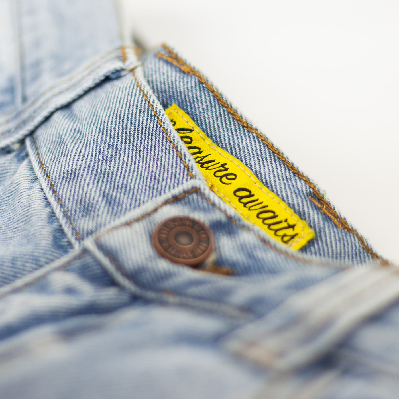 Cult x Heavies Shorts / light blue