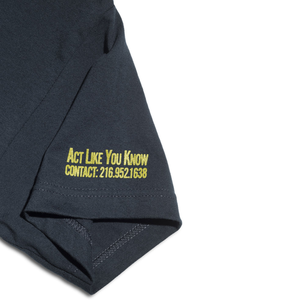 TITLE_CASE_SLEEVE_DETAIL_NAVY.jpg
