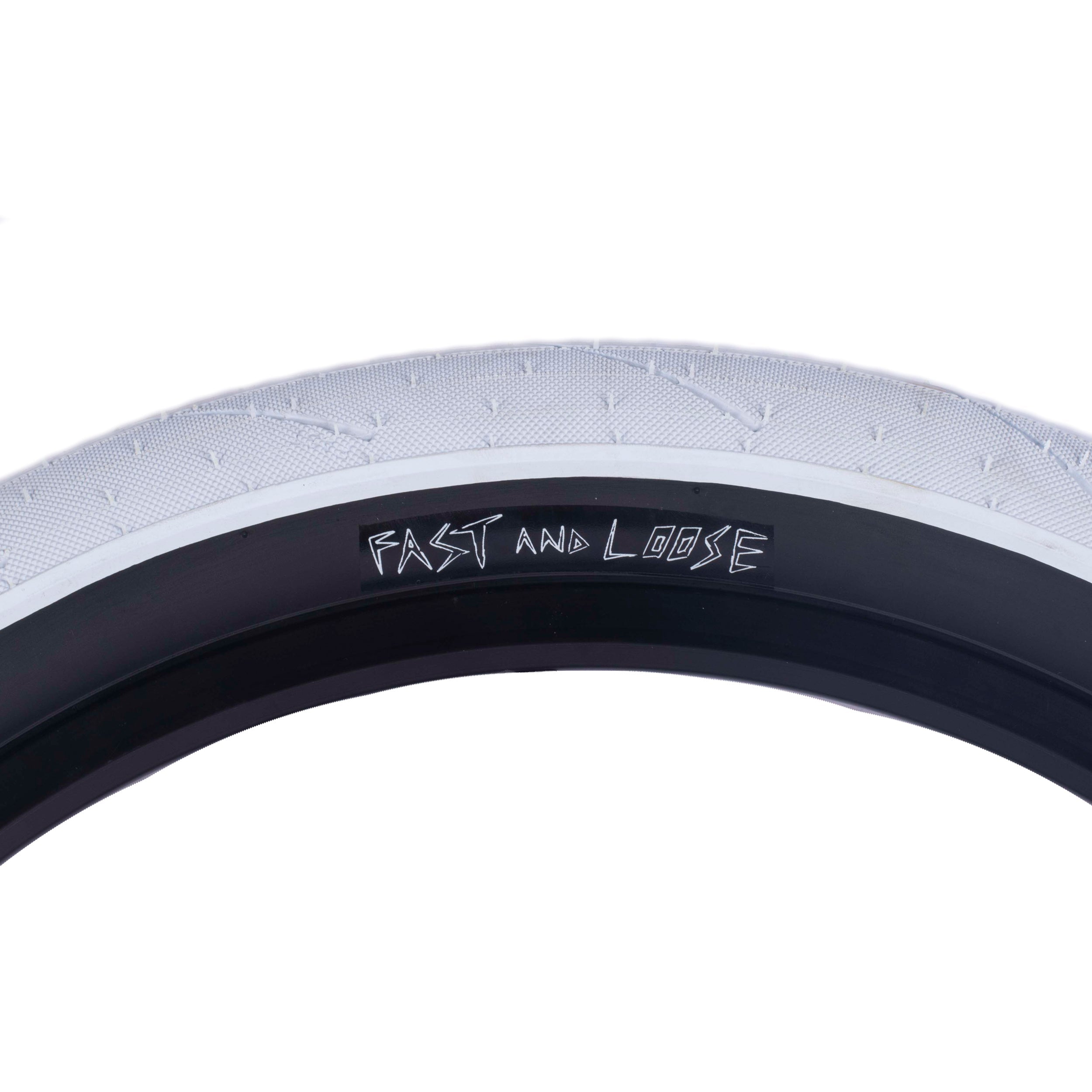 fast-loose-white2_b733273a-e216-4ac3-bbbe-5014c15cc9b4.jpg