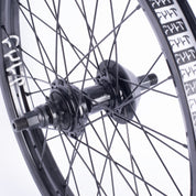Crew Hybrid Wheel / black & polished