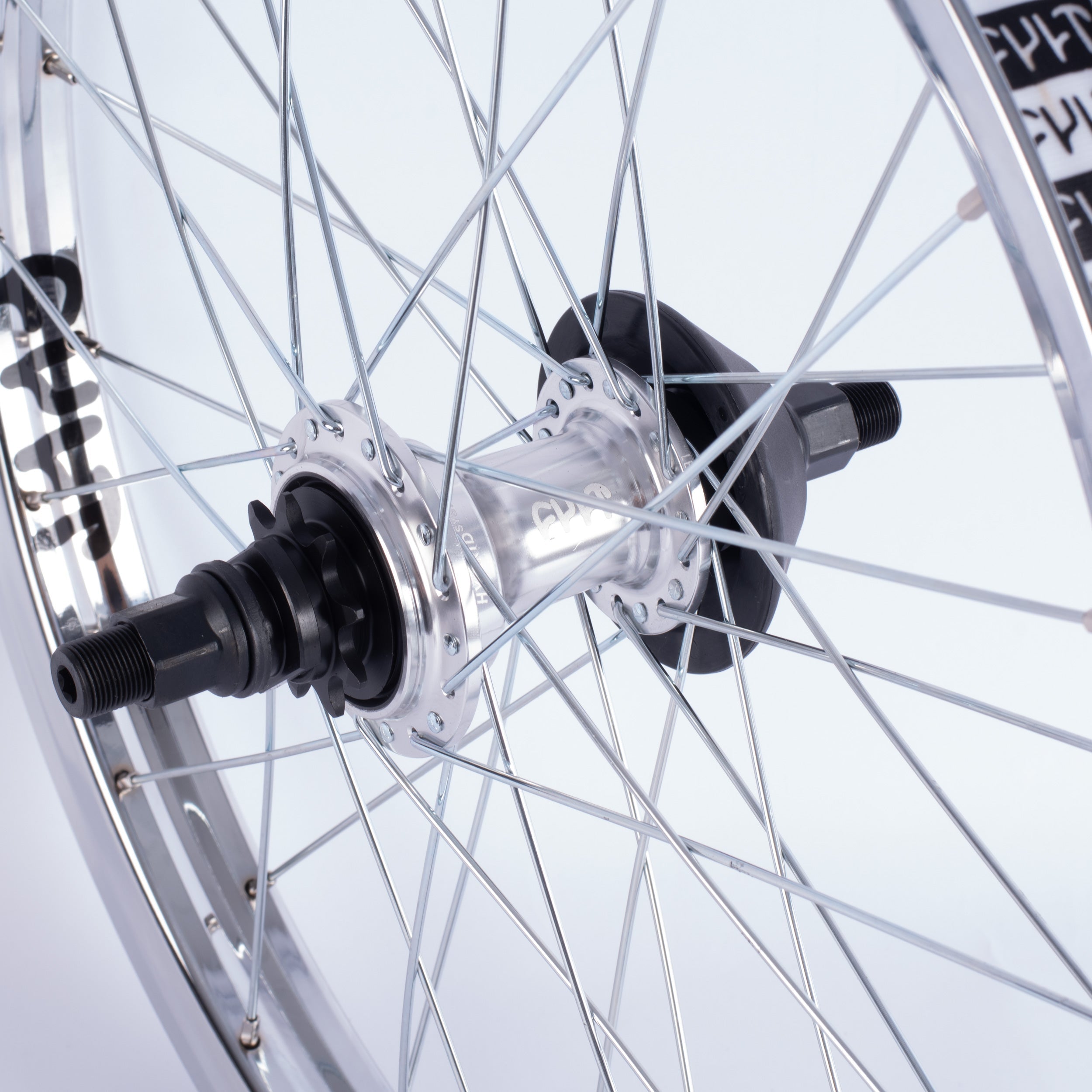 Crew Hybrid Freecoaster Wheel / black & polished
