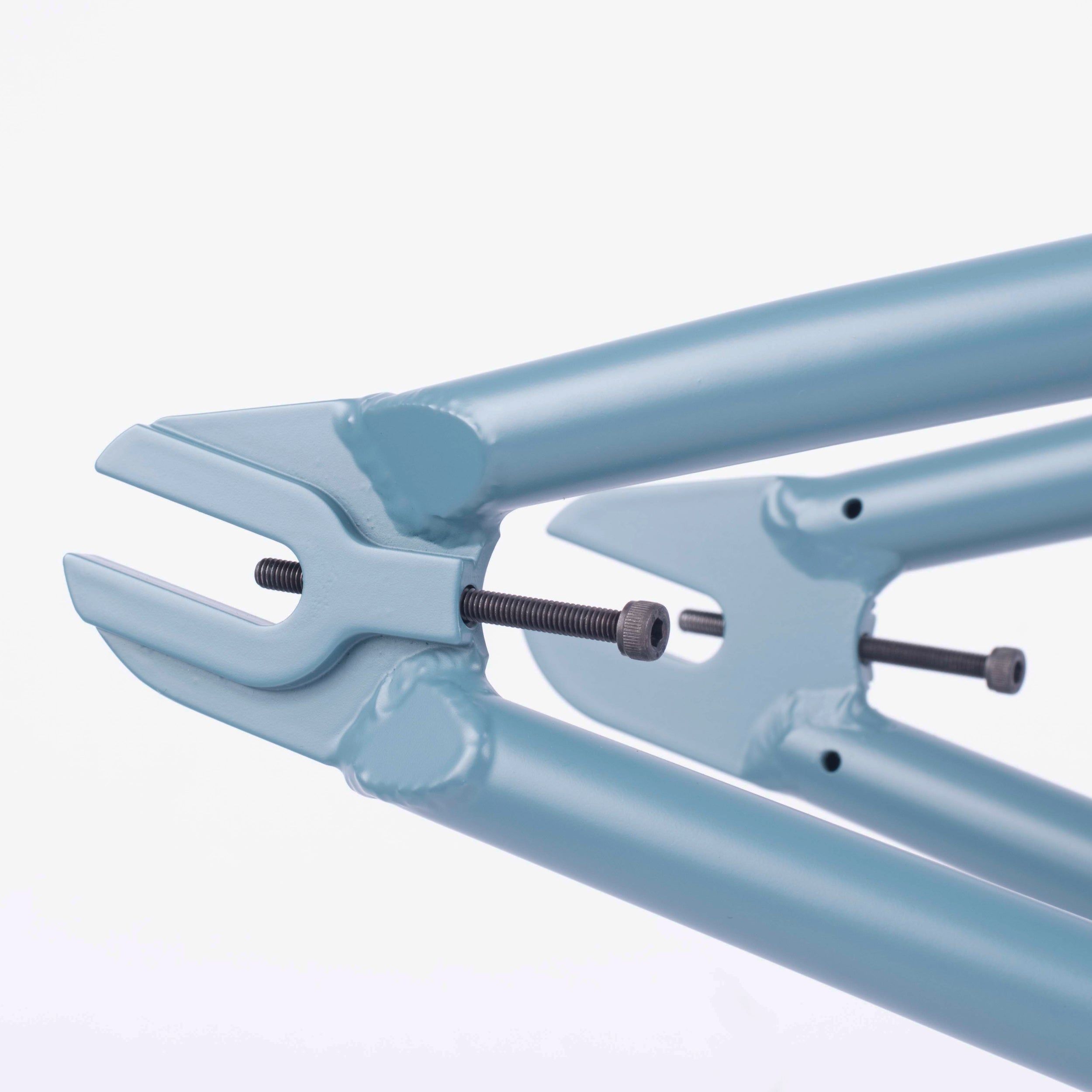 Vick Behm Race Frame / battleship grey