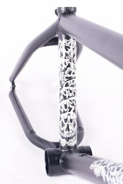 Walsh Frame / black